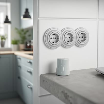 Kliklap - Trigubas retro namų lizdas su rėmeliu SCHUKO 230V, keraminis, baltas