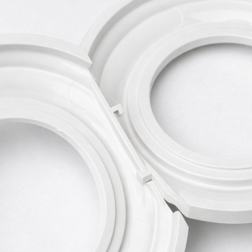 Kliklap - trigubas retro namų SCHUKO lizdas su rėmeliu, 230 V, sniego baltumo