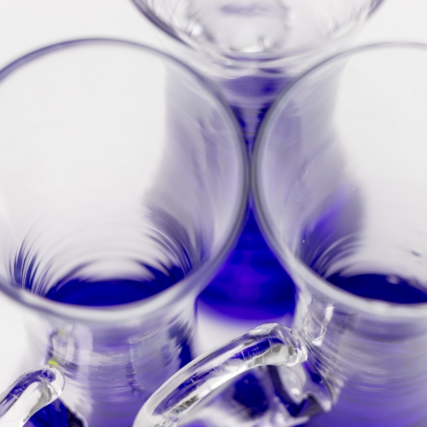 KOMPLEKTAS 6x likerinė taurė su rankena violetinė