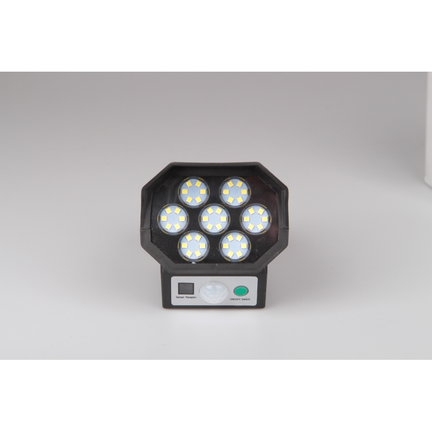 LED Apsaugos kameros maketas su jutikliu ir su saulės baterija LED/5W/5,5V 800 mAh IP65 + nuotolinio valdymo pultas