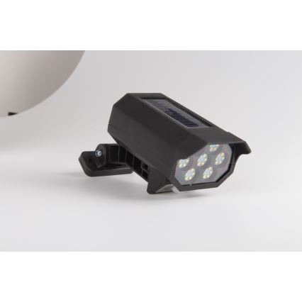 LED Apsaugos kameros maketas su jutikliu ir su saulės baterija LED/5W/5,5V 800 mAh IP65 + nuotolinio valdymo pultas
