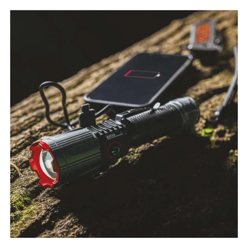 LED įkraunamas metalas žibintuvėlis LED/5V 3000 blizgus 5000 mAh IP43