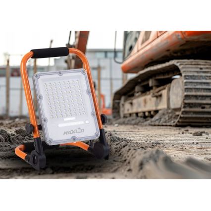 Reguliuojamas įkraunamas LED prožektorius su stovu LED/50W/3,2V 4500K 5000 mAh IP65 oranžinis