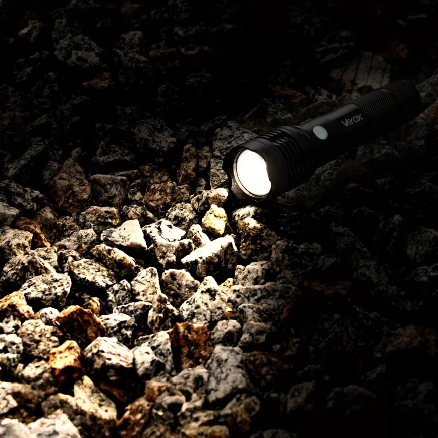 LED Įkraunamas žibintuvėlis LED/10W/5V IPX4 800 blizgus 1200 mAh