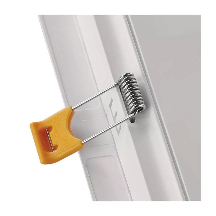 LED Įleidžiamas šviestuvas LED/18W/230V 17x17 cm baltas