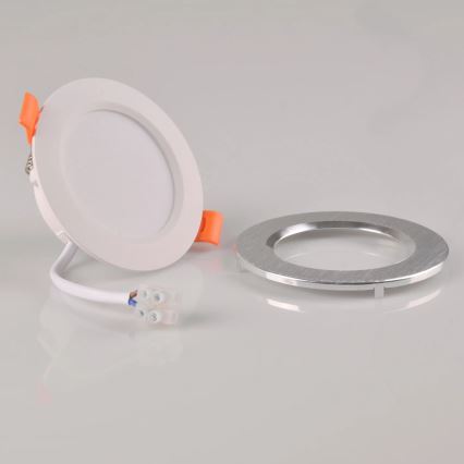 LED Įleidžiamas šviestuvas ZOE LED/4,8W/230V sidabras