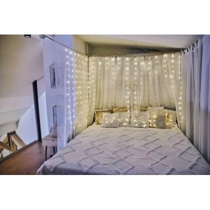 LED lauko kalėdinė girlianda, 300 LED / 8 režimai, 5,9 m, IP44, šiltai balta