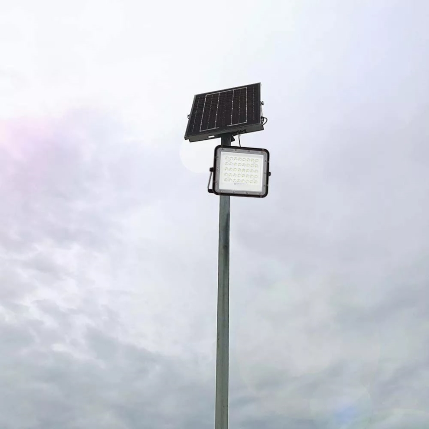 LED Lauko pritemdomas saulės Prožektoriaus šviestuvas LED/6W/3,2V IP65 6400K 5000 mAh juoda + nuotolinio valdymo pultas