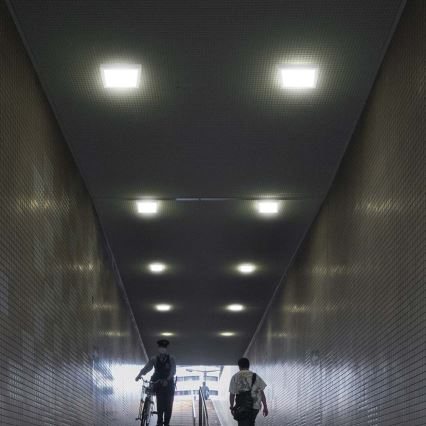 LED lubinis šviestuvas LED/18W/230V 3000K 21,4x21,4 cm balta