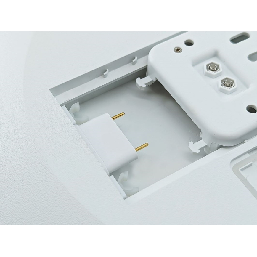 LED pritemdomas lubinis vonios šviestuvas SLIDE LED/6/12/18/24W/230V 2900/4000/6200K IP44 balta