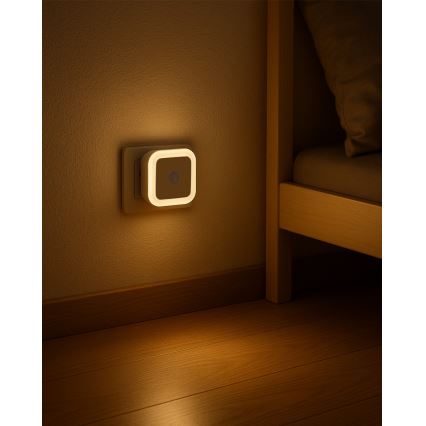 LED naktinė lempa su judesio ir sutemų jutikliu LED/0,5W/230V balta