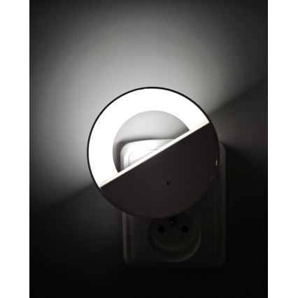 LED Naktinė lemputė su prieblandos jutikliu LED/0,5W/230V balta