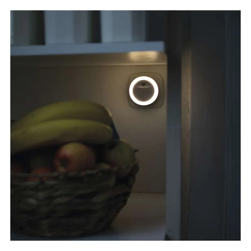 LED naktinė lemputė su sutemų jutikliu LED/0,3W/230V