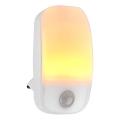 LED Orientacinė lemputė su judesio ir prieblandos jutikliu LED/0,55W/230V balta