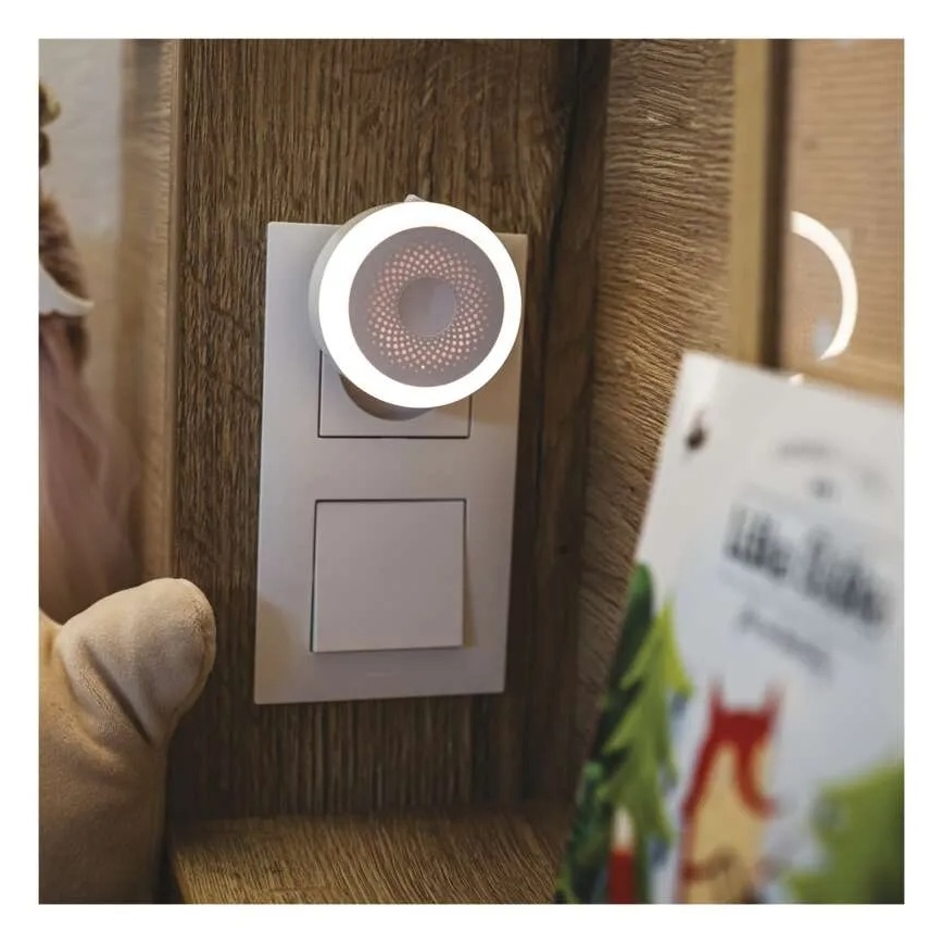 LED orientacinis šviestuvas į elektros lizdą LED/0,5W/230V