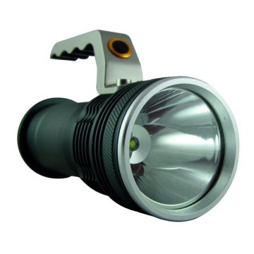 LED pakraunamas žibintuvėlis CREE XPE T6 LED/3,7V 4600 mAh