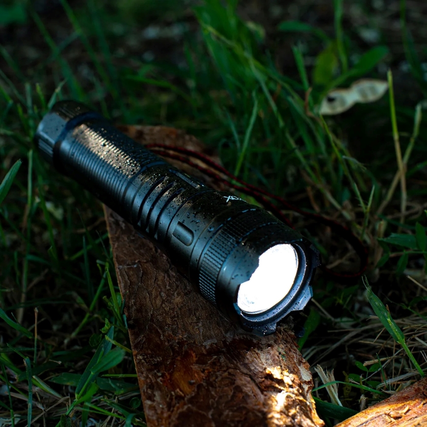 LED Pritemdomas įkraunamas žibintuvėlis su maitinimo bloku funkcija LED/10W/5V IPX4 600 blizgus 2000 mAh