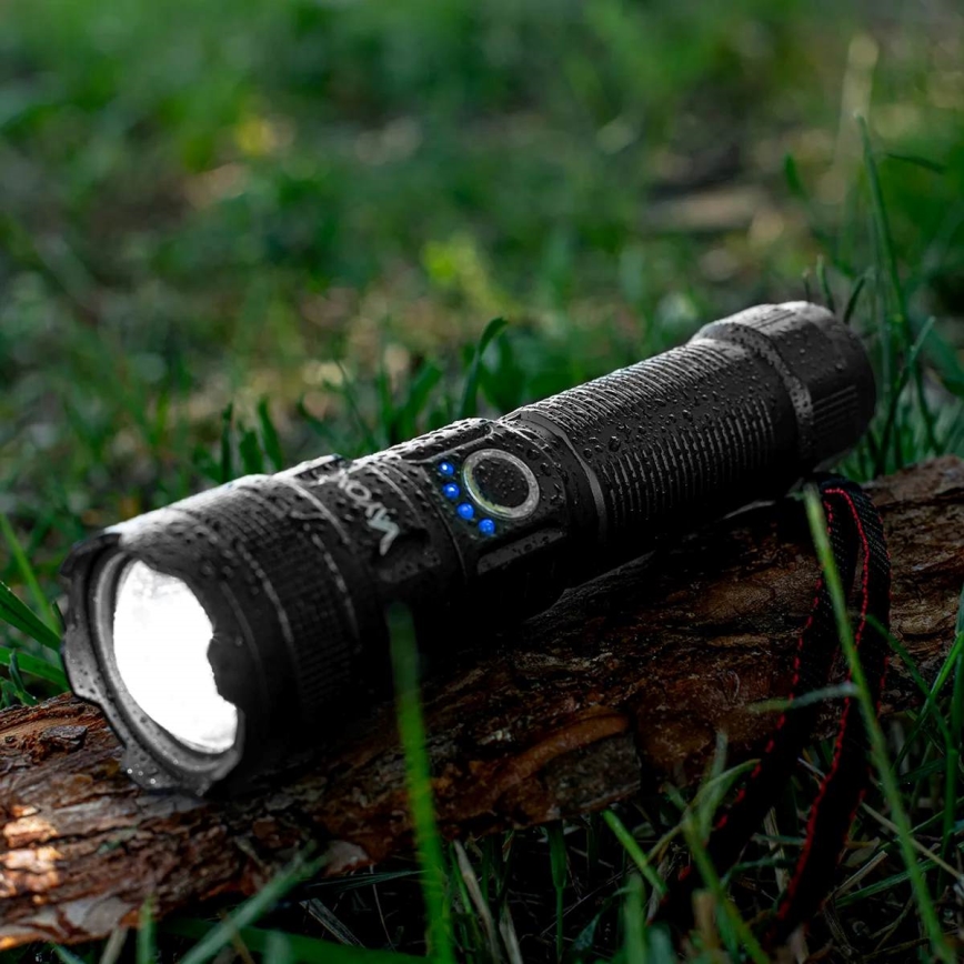 LED Pritemdomas įkraunamas žibintuvėlis su maitinimo bloku funkcija LED/10W/5V IPX4 600 blizgus 2000 mAh