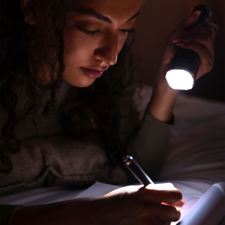 LED pakraunamas žibintuvėlis USB LED/10W/5V IP54 2000 mAh 1000 blizgus