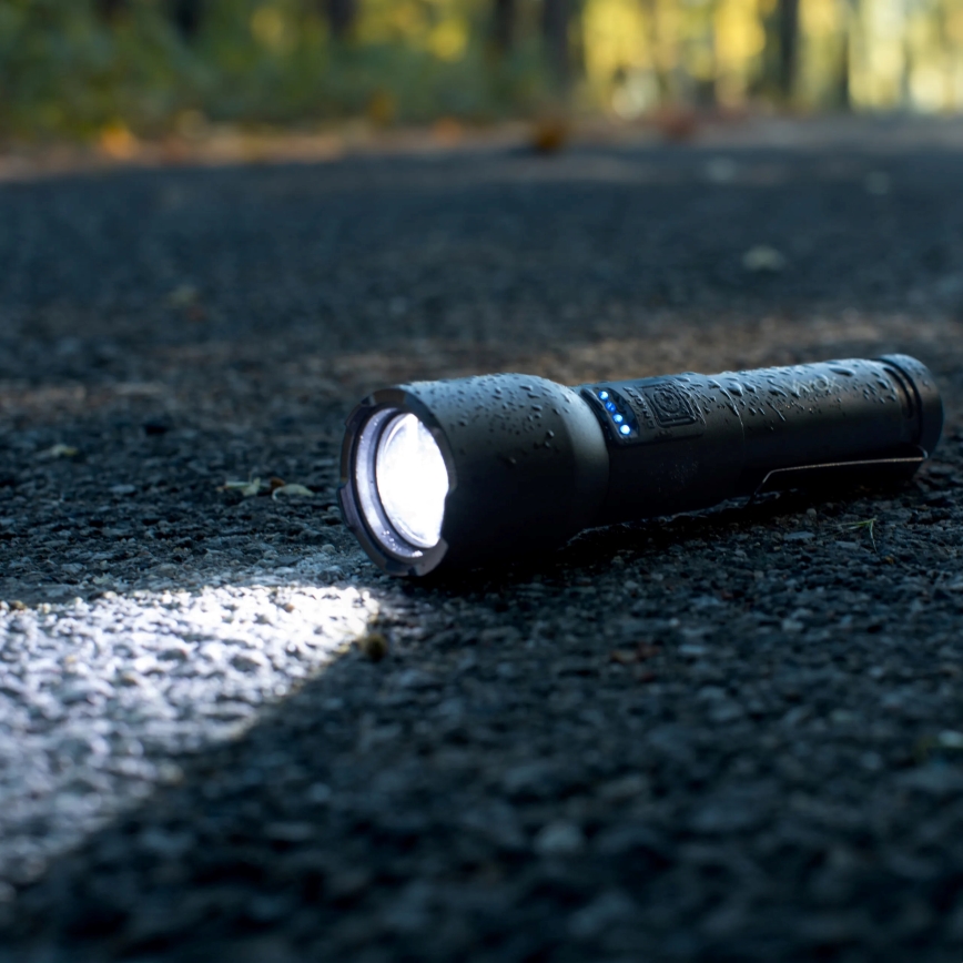 LED Pritemdomas įkraunamas žibintuvėlis LED/20W/5V IPX4 800 blizgus 2000 mAh