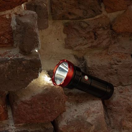 LED Pritemdomas įkraunamas žibintuvėlis LED/20W/5V IPX5 2000 blizgus 6000 mAh