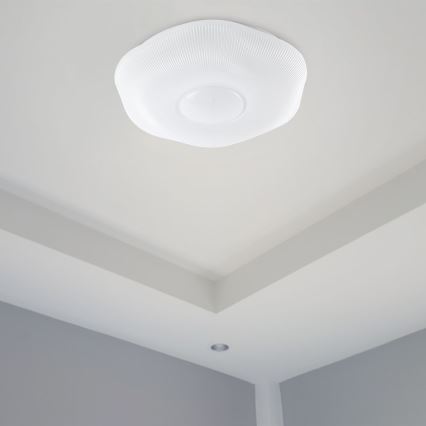 LED Pritemdomas lubinis šviestuvas LED/40W/230V 3000-6500K 40 cm balta + nuotolinio valdymo pultas