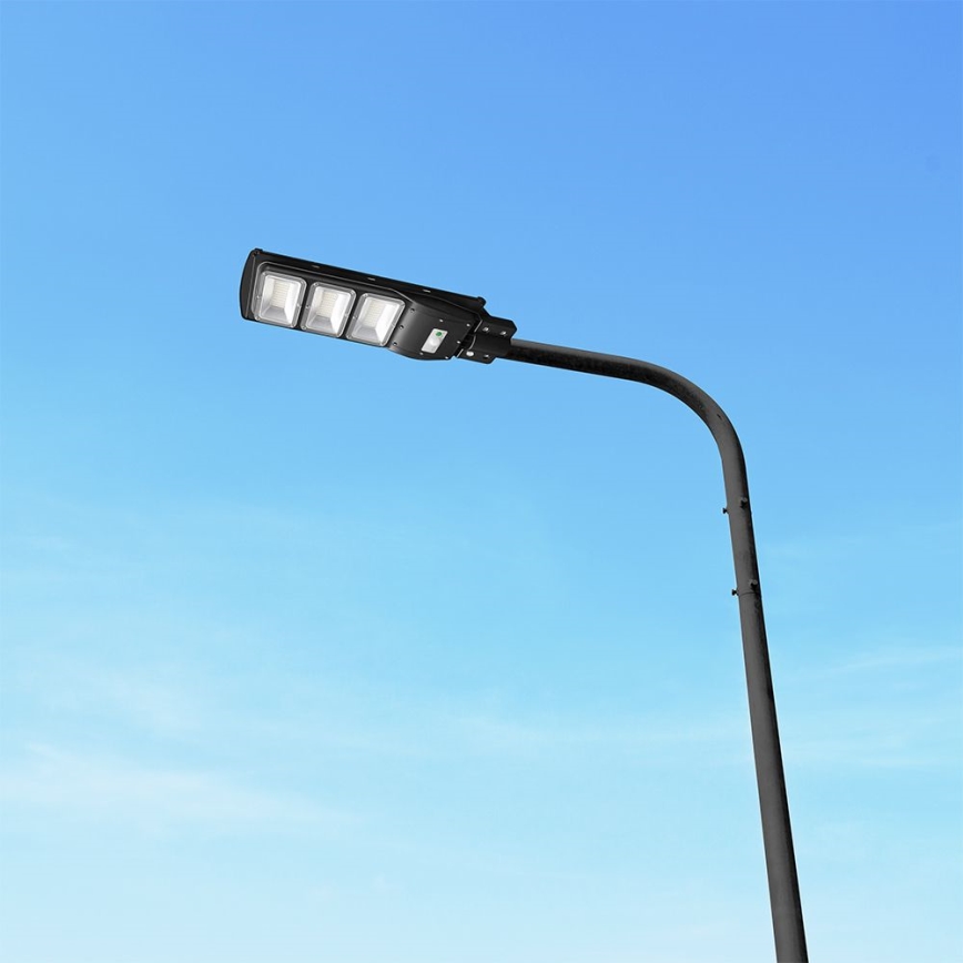 LED Pritemdomo saulės energijos gatvės šviestuvas su judesio ir prieblandos jutikliu LED/12W/3,2V 6000K IP65 10000 mAh juoda + nuotolinio valdymo pultas