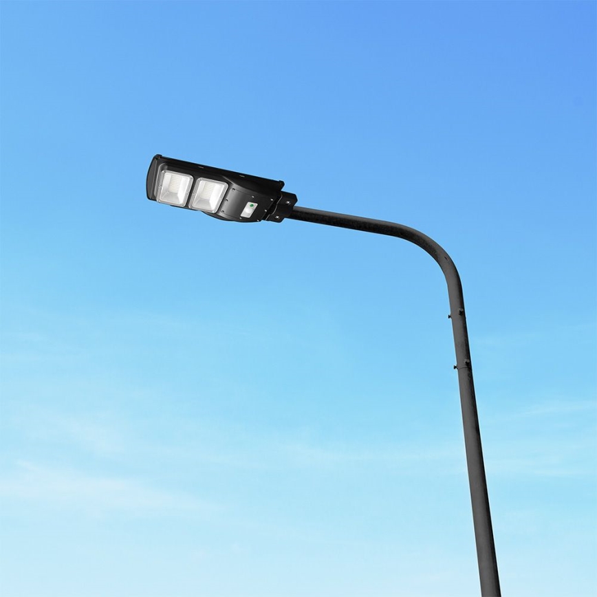 LED Pritemdomo saulės energijos gatvės šviestuvas su judesio ir prieblandos jutikliu LED/8W/3,2V 6000K IP65 9000 mAh juoda + nuotolinio valdymo pultas