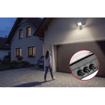 LED prožektorius TAMBO EVO su judesio ir sutemų jutikliu, 30 W, 230 V, 4000 K, IP44, juodas
