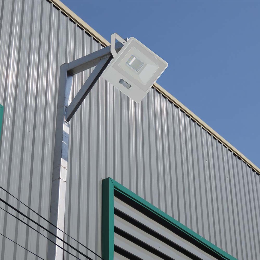 LED prožektorius su jutikliu LED/50W/230V 6500K IP65 balta