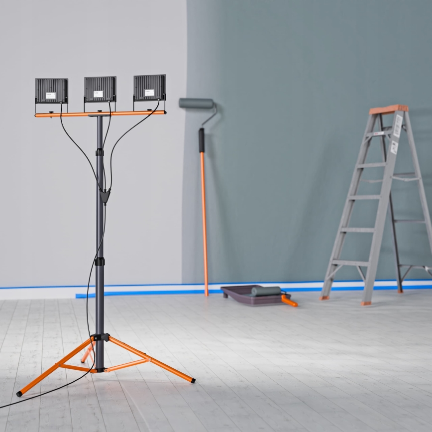 LED prožektorius su stovu 3xLED/50W/230V 4500K IP65 juodas/oranžinis