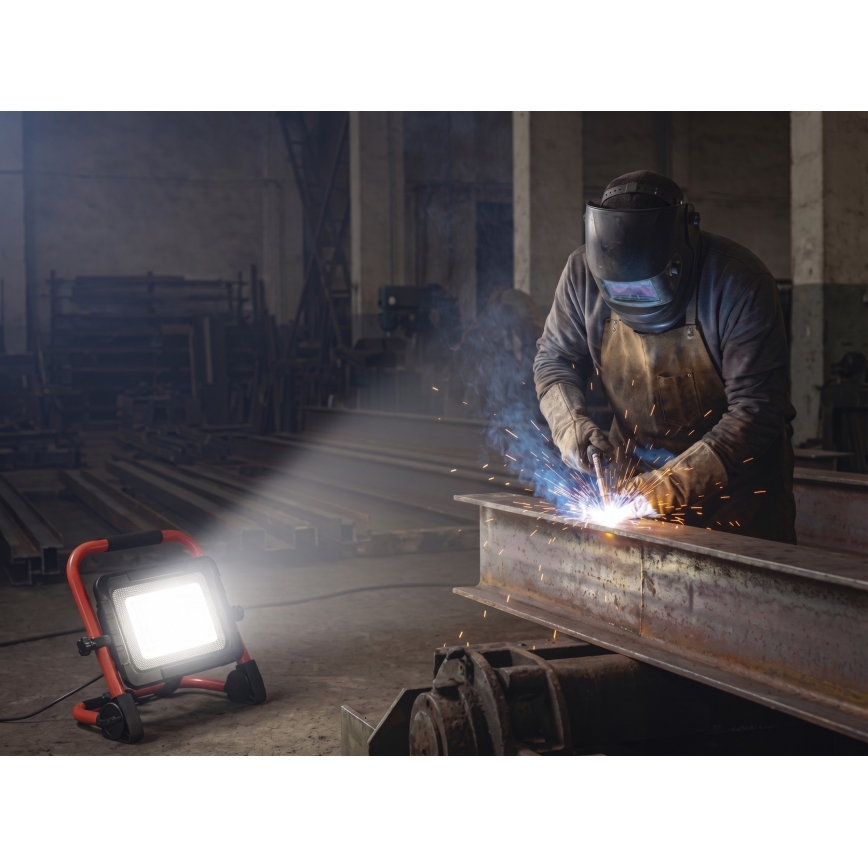 LED reflektorius su stovu ELION LED/100W/230V 4000K IP65 raudona/juoda