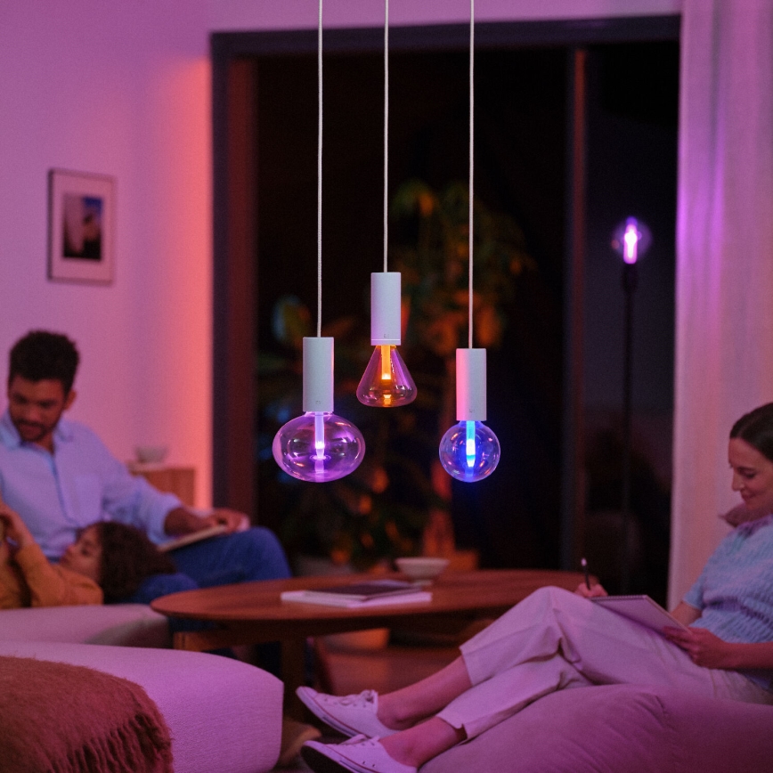 LED Reguliuojama lemputė Philips Baltas atspalvis ir spalvų atmosfera E27/6,5W/230V 2000-6500K