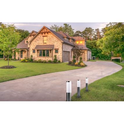 LED RGBW dimeriuojamas lauko šviestuvas LIVIA 1xE27/6,5W/230V 2700-6500K Wi-Fi 45 cm IP44 sidabrinis