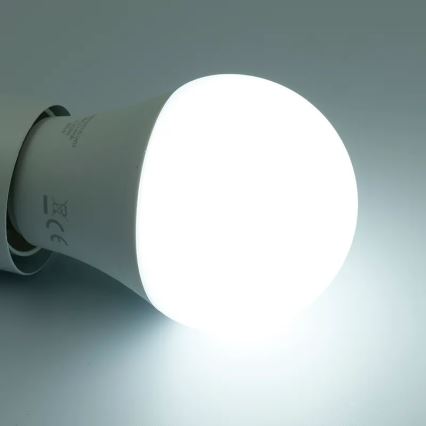 LED RGBW Reguliuojama lemputė A60 E27/9W/230V 2700-6500K Wi-Fi Tuya