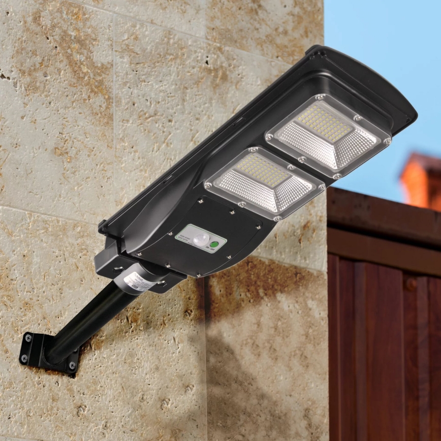 LED Saulės energijos gatvės lempa su jutikliu STREET 2xLED/6W/3,2V 12000 mAh IP65 + nuotolinio valdymo pultas