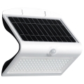 LED Saulės energijos šviestuvas su judesio jutikliu LED/6,8W/4000 mAh 3,7V IP65