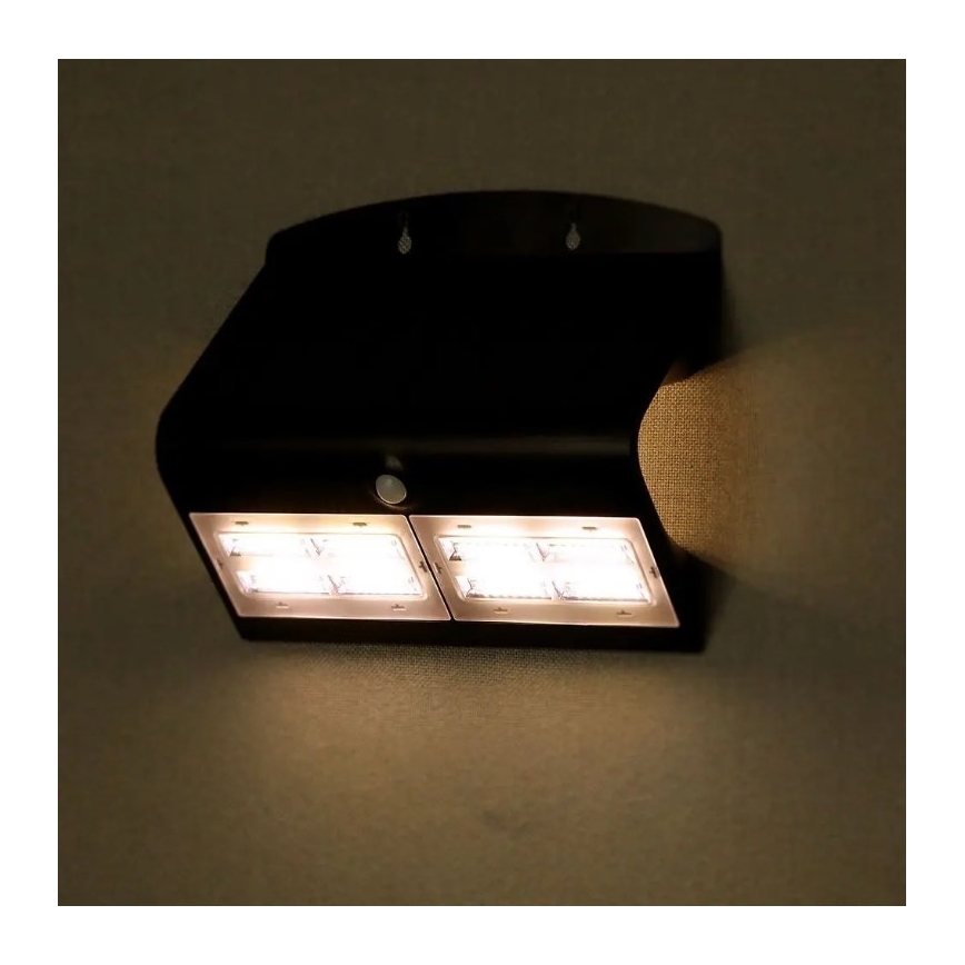 LED Saulės energijos šviestuvas su jutikliu LED/7W/3,7V 4000K IP65 juodas