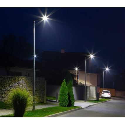 LED Saulės gatvės šviestuvas su jutikliu STREET LED/15W/7,4V 4000K IP65 5400 mAh