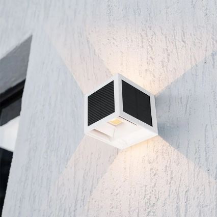 LED saulės sieninis šviestuvas su jutikliu LED/9W/3,7V 3000/4000/6000K IP65 2600 mAh baltas