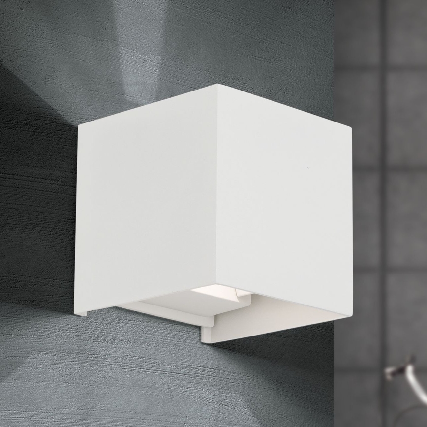 LED sieninis lauko šviestuvas CUBE 2xLED/3W/230V IP54 balta