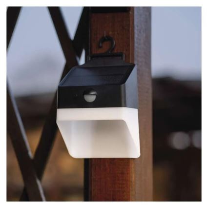 LED sieninis šviestuvas su jutikliu, įkraunamas saulės energija LUMI LED/3,7W IP65 juoda