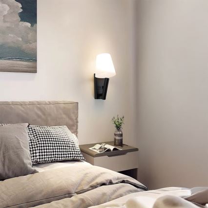 LED sieninis šviestuvas su USB prievadu, 2 W, 230 V, 3000 K, juodas/baltas