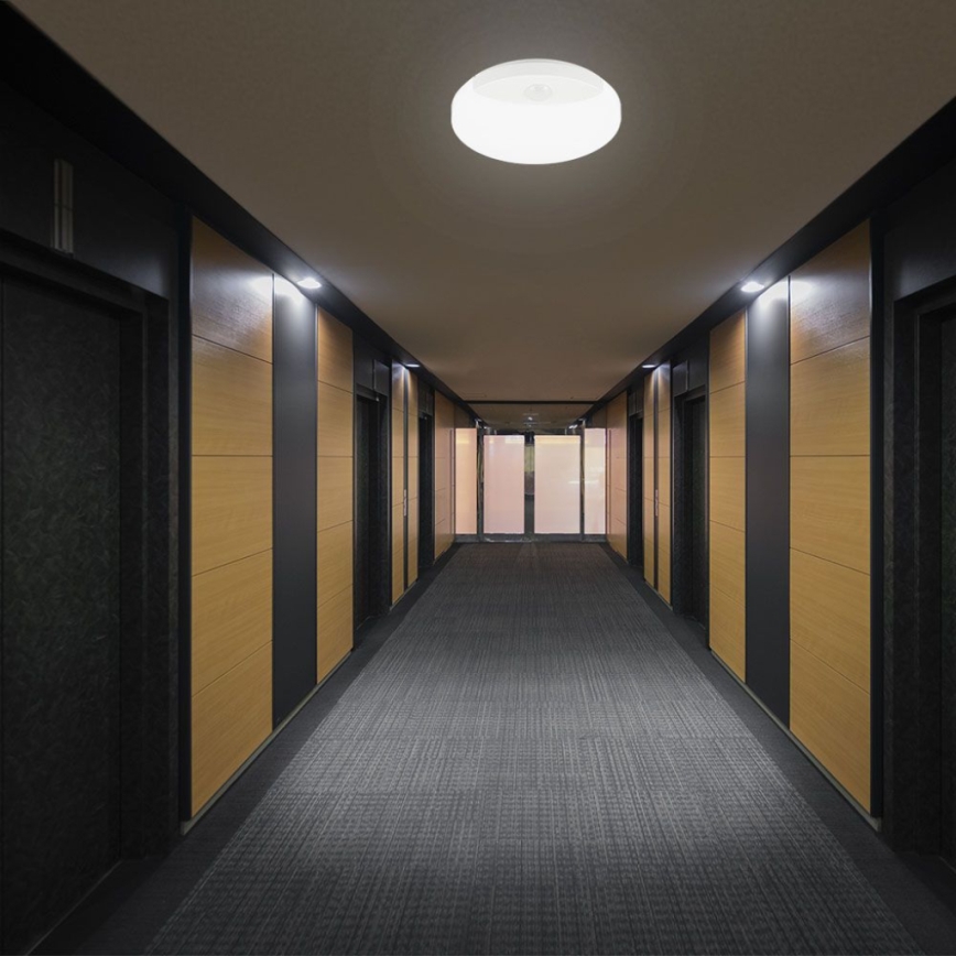LED Sieninis vonios šviestuvas su jutikliu SAMSUNG CHIP LED/15W/230V 3000/4000/6000K IP44 balta