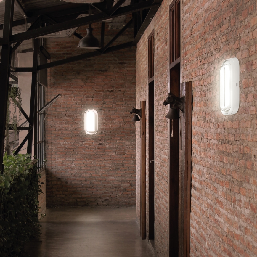 LED Sieninis vonios šviestuvas PASTILO LED/15W/230V 2700/4000/6000K IK10 IP54 balta ovalas