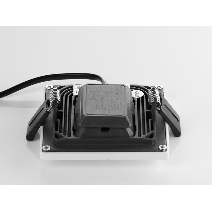 LED2 – LED Įleidžiamas vonios kambario šviestuvas SLIM LED/10W/230V IP43 CRI 90