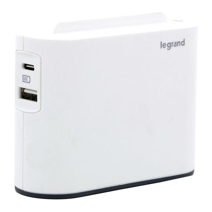 Legrand 049401 - Kištukinio lizdo skirstytuvas 2Z Tipas C + USB-A + USB-C balta