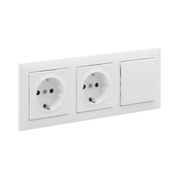 Legrand - Dvigubas namų SCHUKO lizdas ir vienpolinis jungiklis Nr. 1 su rėmeliu SUNO 250V balta