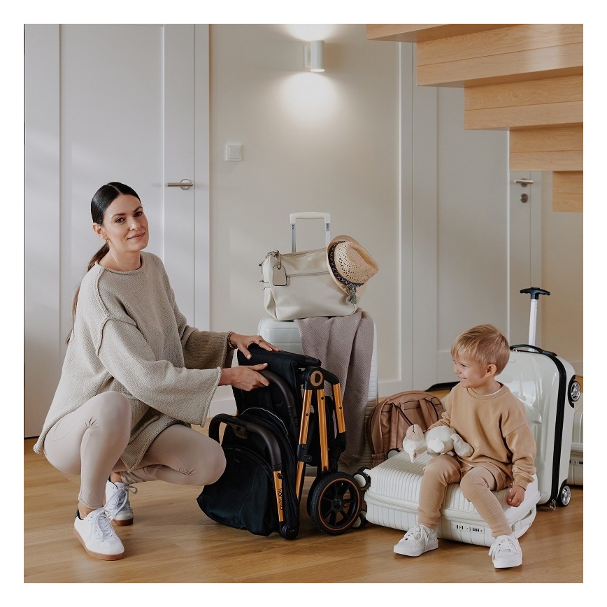 Lionelo - sportinis vežimėlis CLOE juodas/auksinis