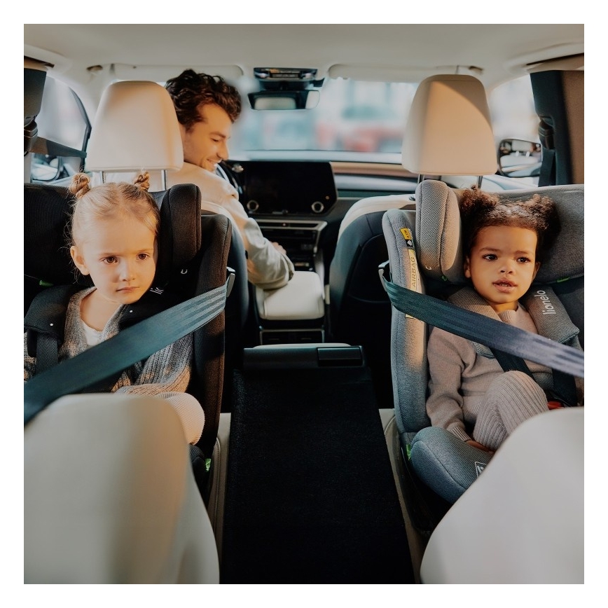 Lionelo - Sukama automobilinė kėdutė su baze BRAVE i-Size 40-150 cm Black Carbon